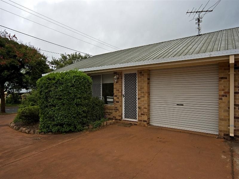 1/377 West Street, Harristown QLD 4350