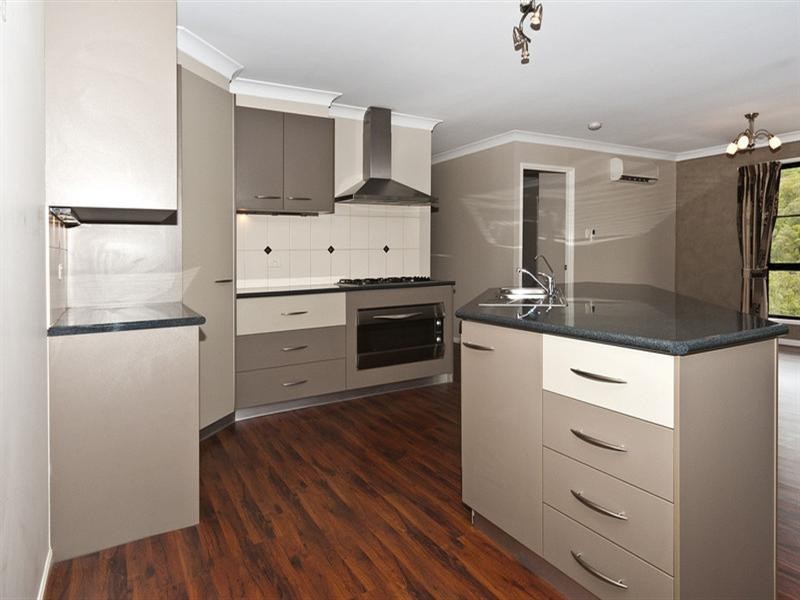 118 Flagstone Creek Road, Middle Ridge QLD 4350