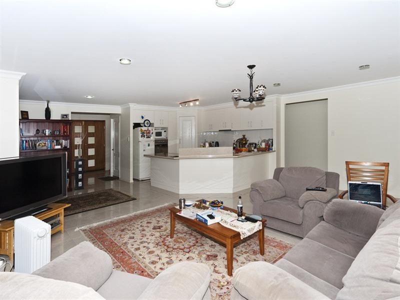 12 McShane Drive, Mount Kynoch QLD 4350