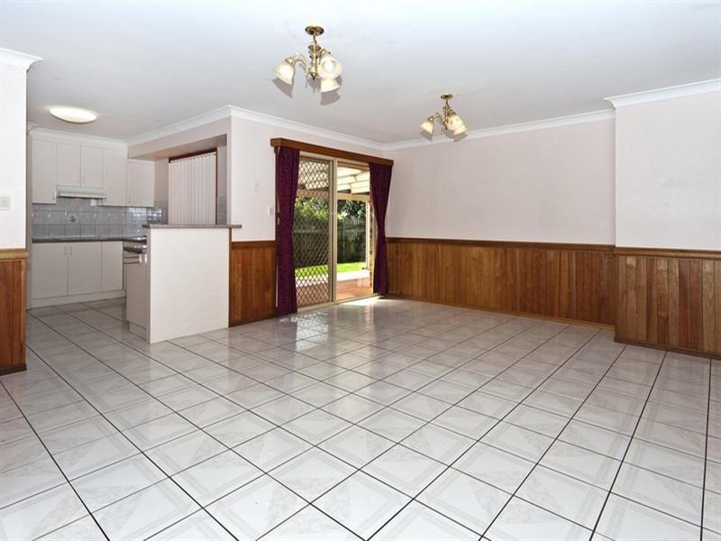 8 May Court, Middle Ridge QLD 4350