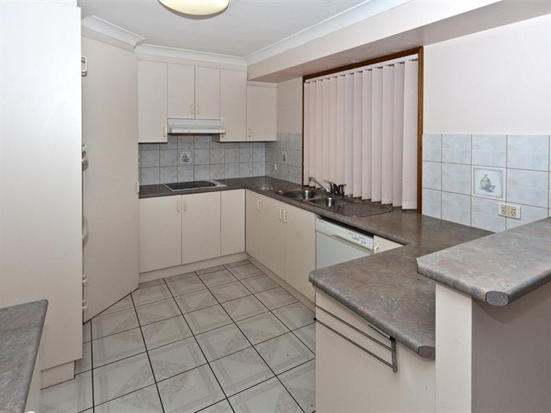 8 May Court, Middle Ridge QLD 4350