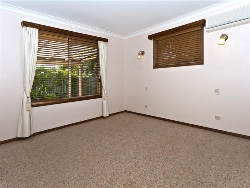 8 May Court, Middle Ridge QLD 4350