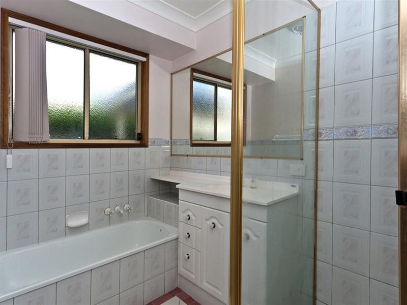 8 May Court, Middle Ridge QLD 4350