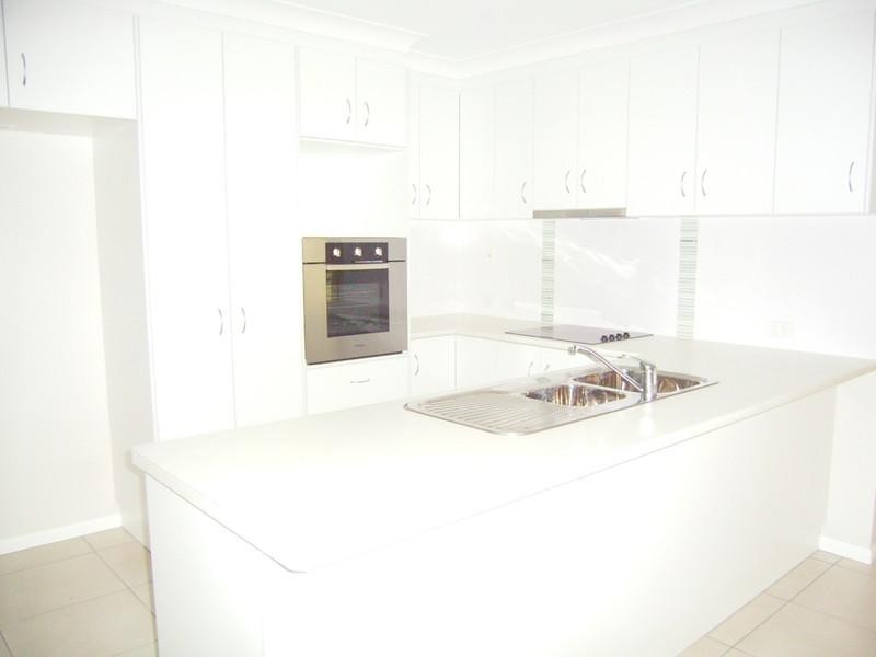 1/28 Sambar Court, Kearneys Spring QLD 4350