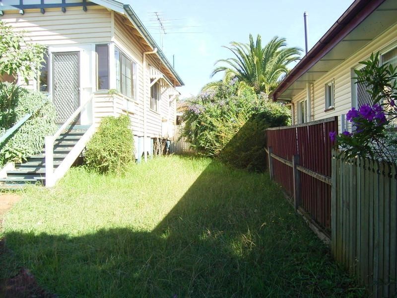 235 West Street, Harristown QLD 4350