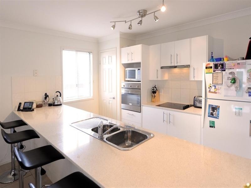 10 Sunset Drive, Glenvale QLD 4350