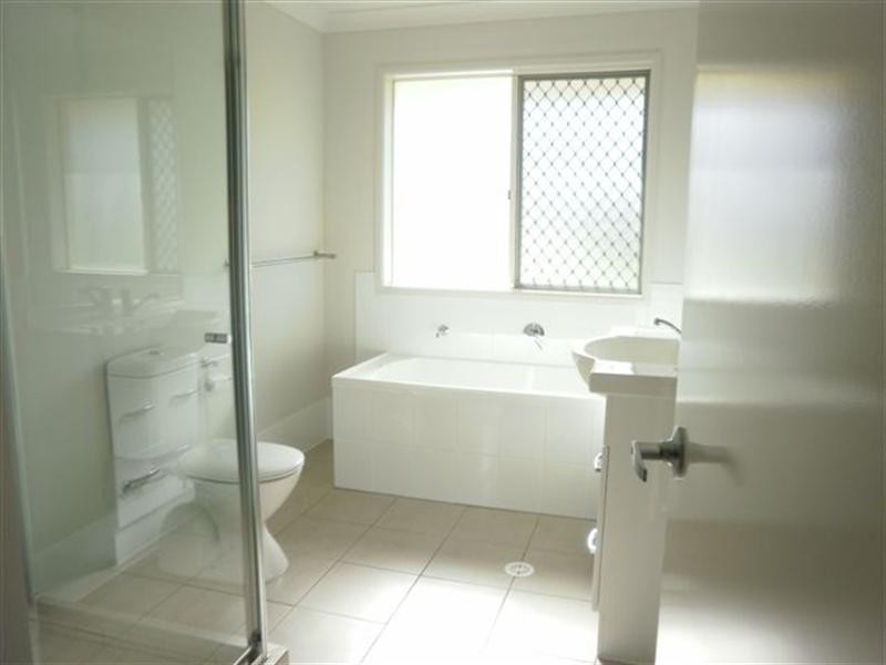 1/19 Sunset Drive, Glenvale QLD 4350