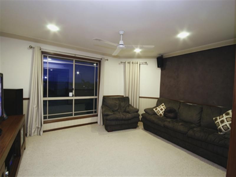 12 Schloss Court, Westbrook QLD 4350