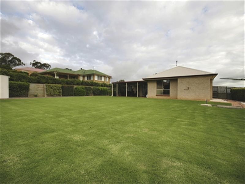 12 Schloss Court, Westbrook QLD 4350