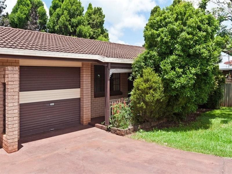 1/1 Cleary Street, Centenary Heights QLD 4350