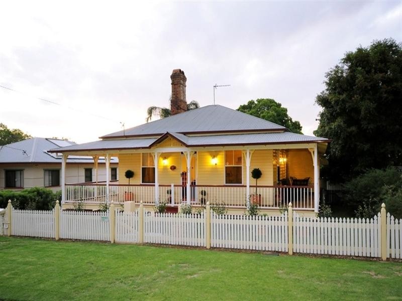 5 John Street, East Toowoomba QLD 4350