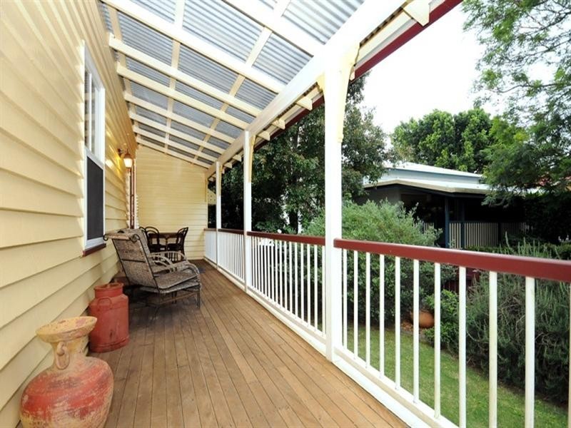 5 John Street, East Toowoomba QLD 4350