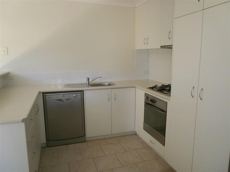 4/14 Uniplaza Court, Kearneys Spring QLD 4350