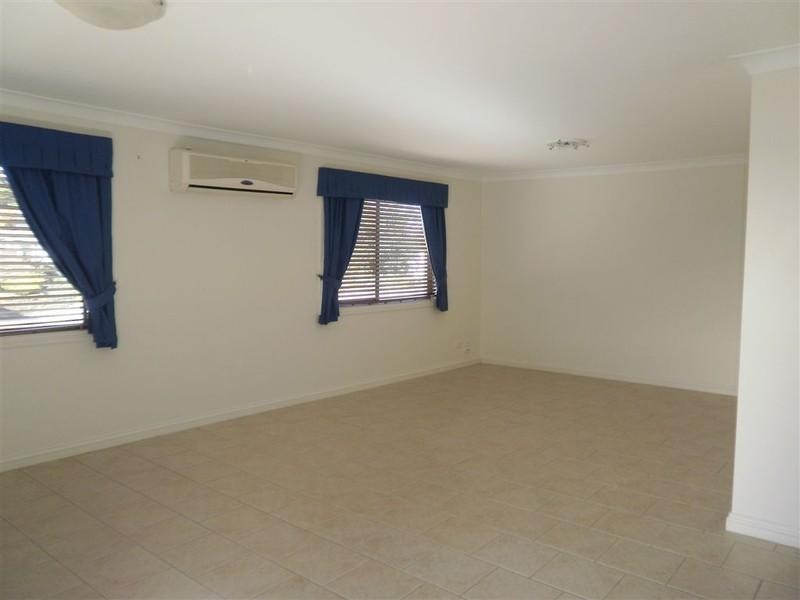 4/14 Uniplaza Court, Kearneys Spring QLD 4350