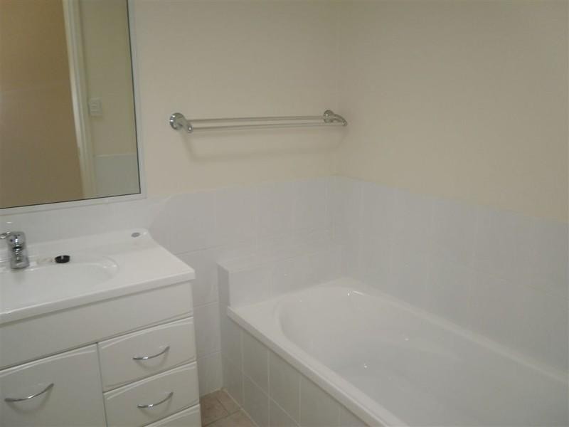 4/14 Uniplaza Court, Kearneys Spring QLD 4350