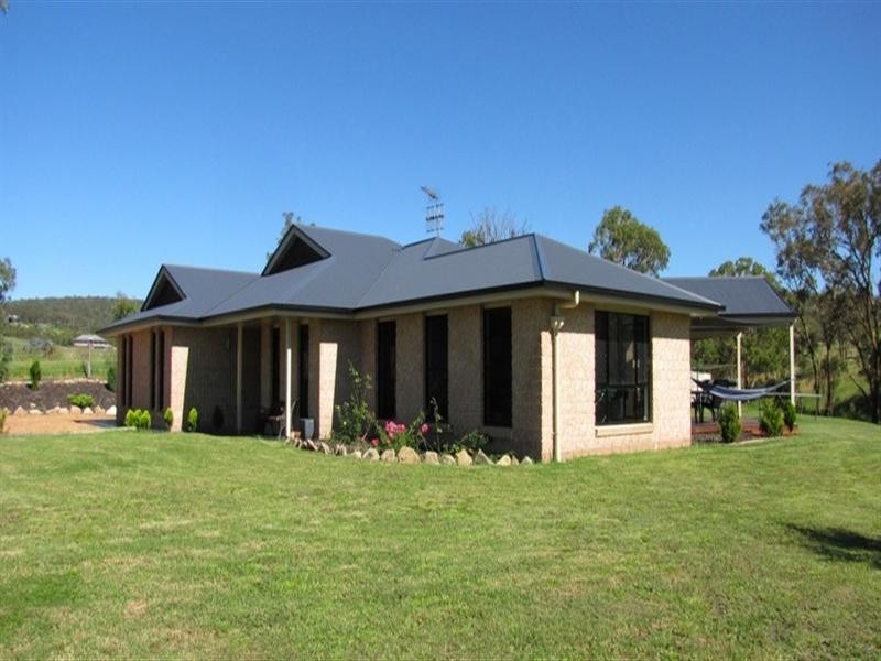 32 Pendoma Drive, Hodgson Vale QLD 4352