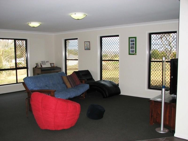 32 Pendoma Drive, Hodgson Vale QLD 4352