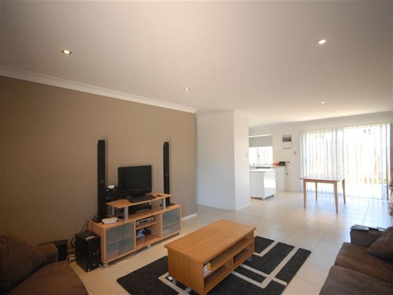 3/7 Whichello Street, Newtown QLD 4350