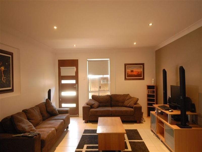 3/7 Whichello Street, Newtown QLD 4350