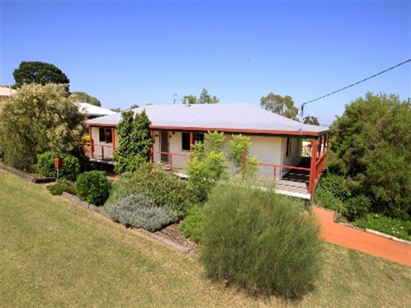 11 Emmanulla Drive, Kingsthorpe QLD 4400