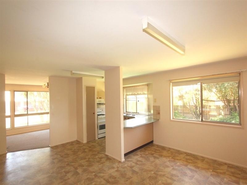 16 Hoffman Street, Kearneys Spring QLD 4350