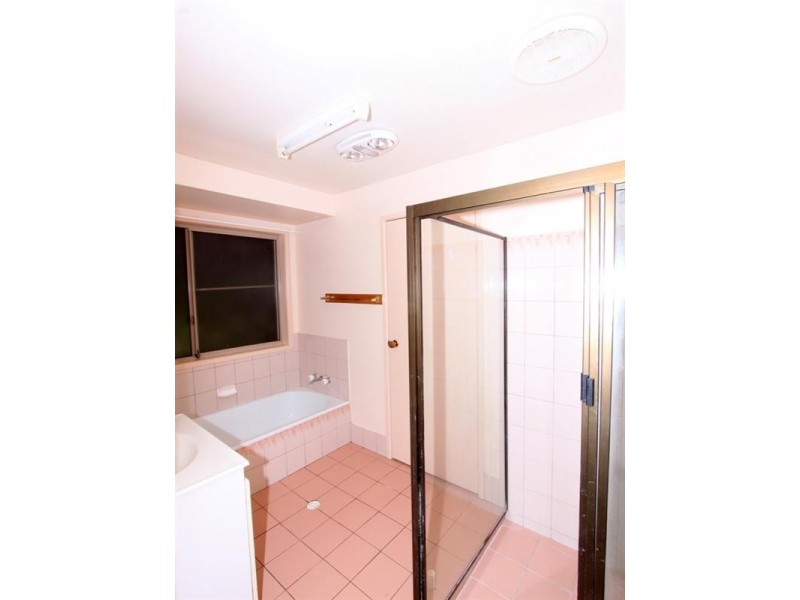16 Hoffman Street, Kearneys Spring QLD 4350