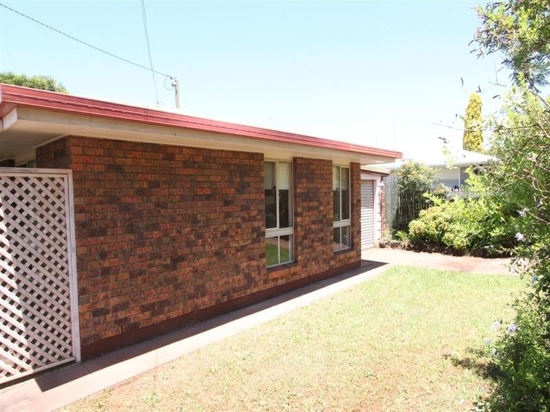 16 Hoffman Street, Kearneys Spring QLD 4350