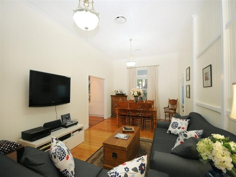 98 Jellicoe Street, North Toowoomba QLD 4350