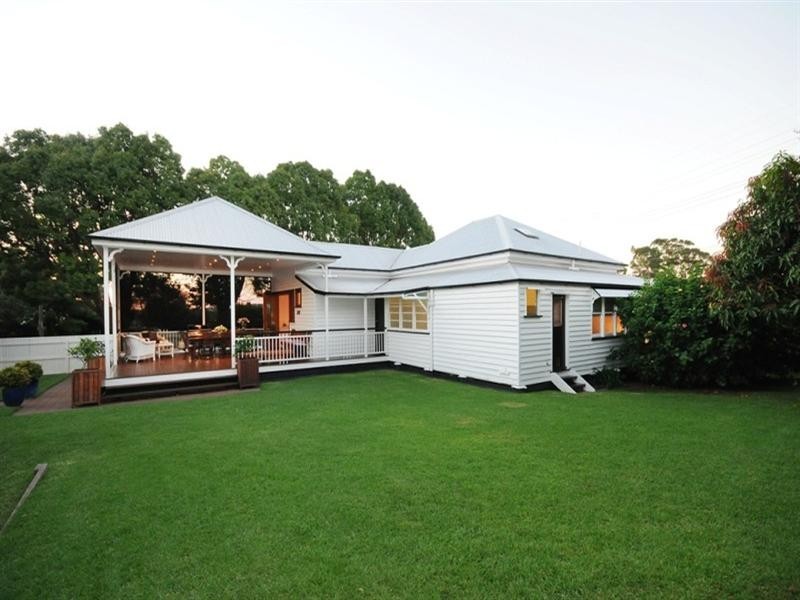 98 Jellicoe Street, North Toowoomba QLD 4350