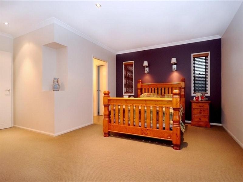 19 Banksdale Drive, Middle Ridge QLD 4350