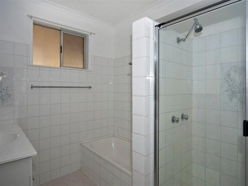 86 Hogg Street, Rockville QLD 4350