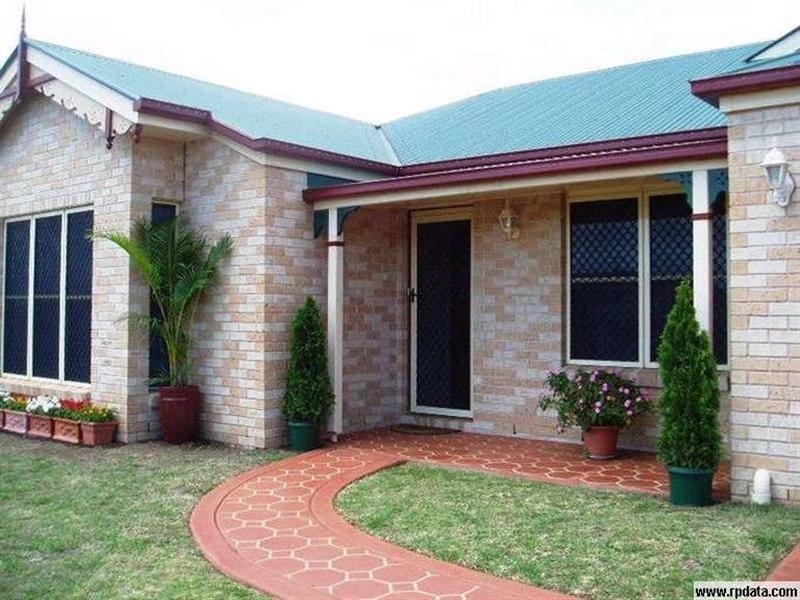 4 Samantha Close, Darling Heights QLD 4350