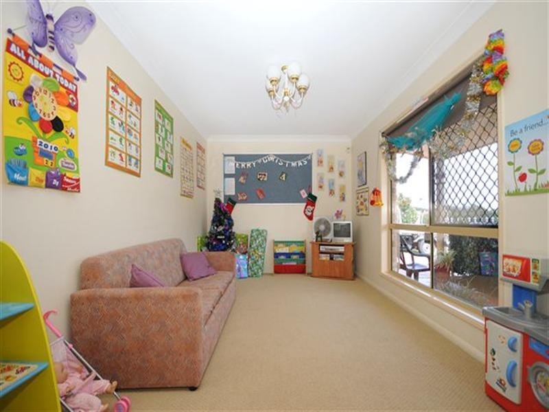 8 Bushnell Court, Rockville QLD 4350