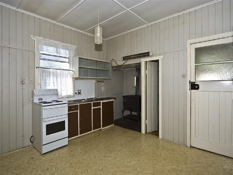 4 Seaton Street, South Toowoomba QLD 4350