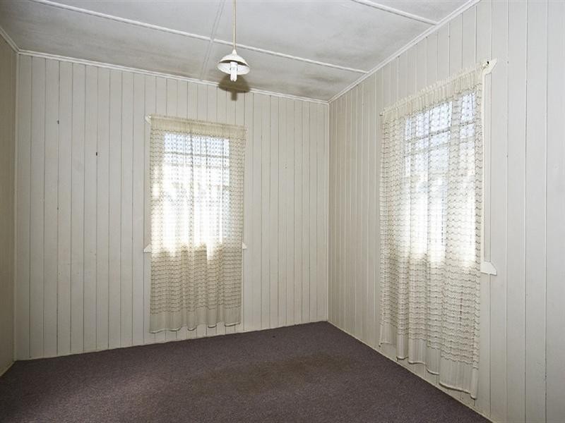 4 Seaton Street, South Toowoomba QLD 4350