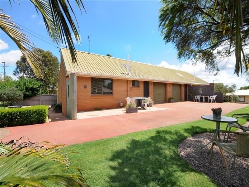15 Truscott Street, Wilsonton QLD 4350