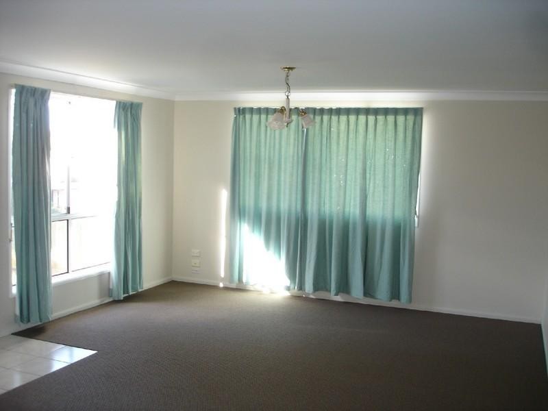 1/16 Horrocks Crescent, Kearneys Spring QLD 4350