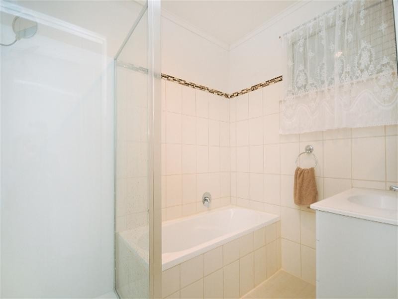 8 Koombarra Street, Harlaxton QLD 4350