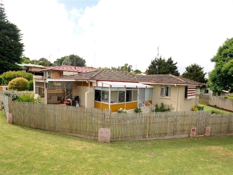 8 Koombarra Street, Harlaxton QLD 4350