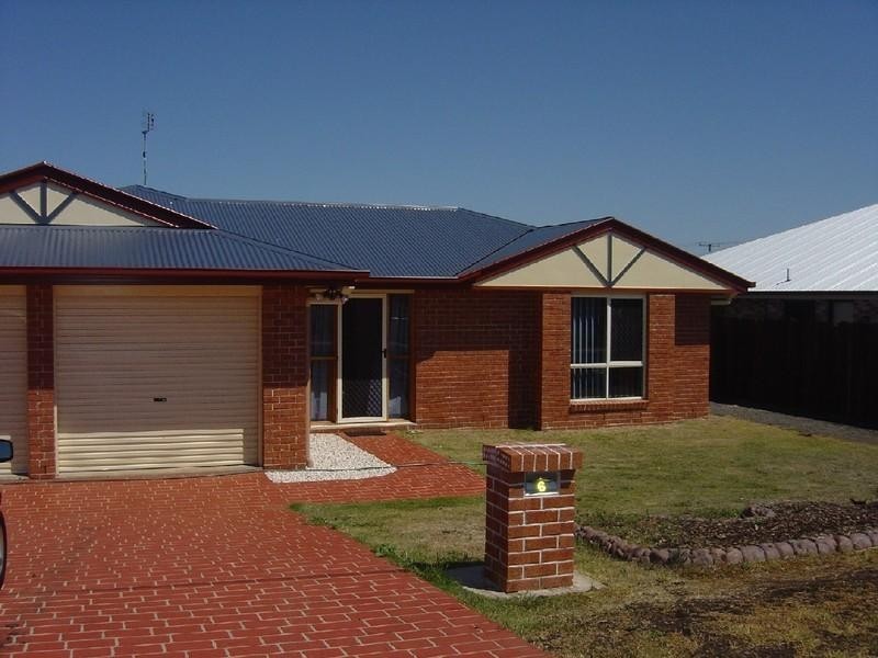 6 Sinclair Street, Wyreema QLD 4352