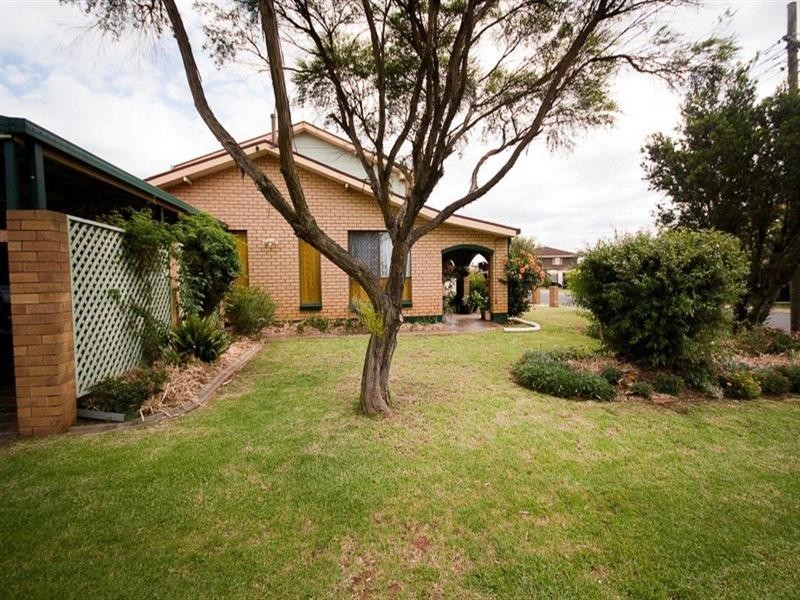 2 Jondaryan Street, Newtown QLD 4350