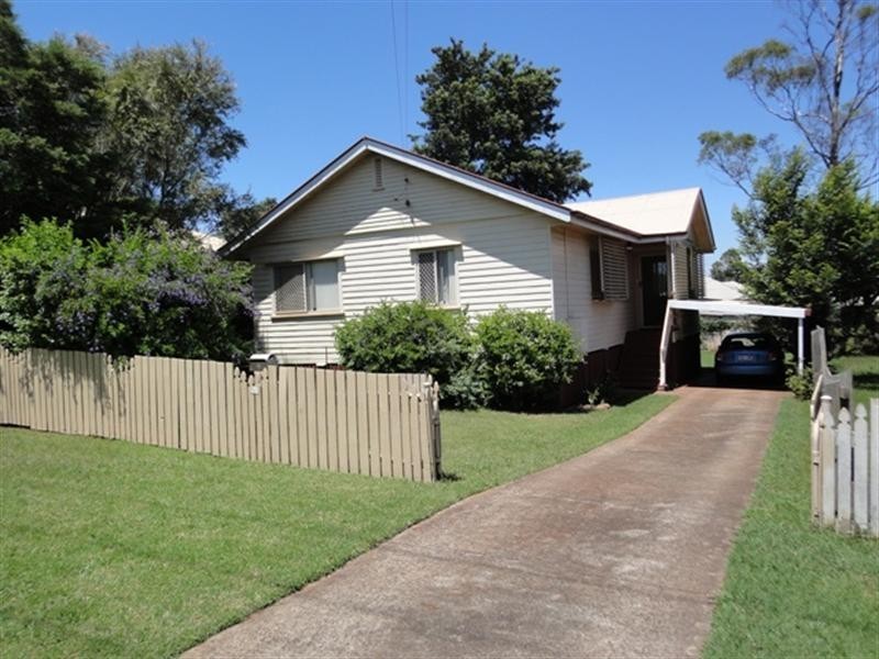 4 Kelly Street, Harlaxton QLD 4350