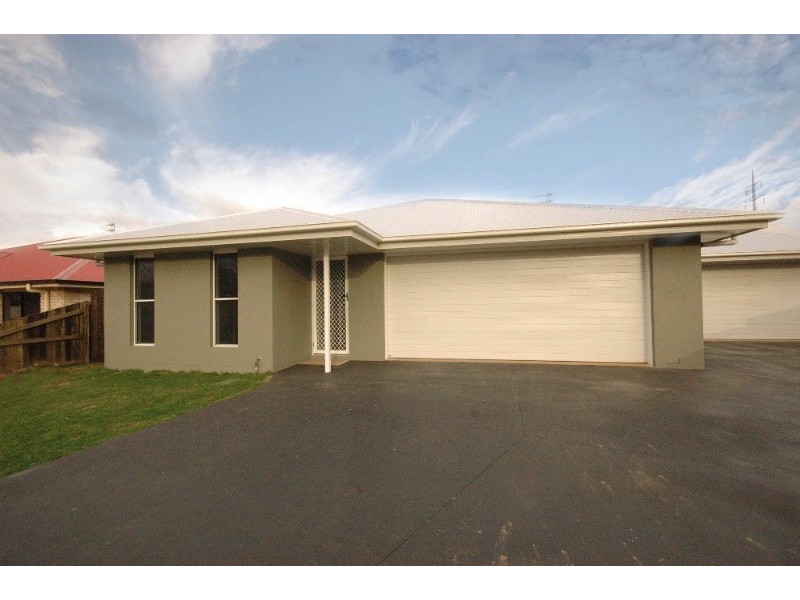 24 Sambar Court, Kearneys Spring QLD 4350