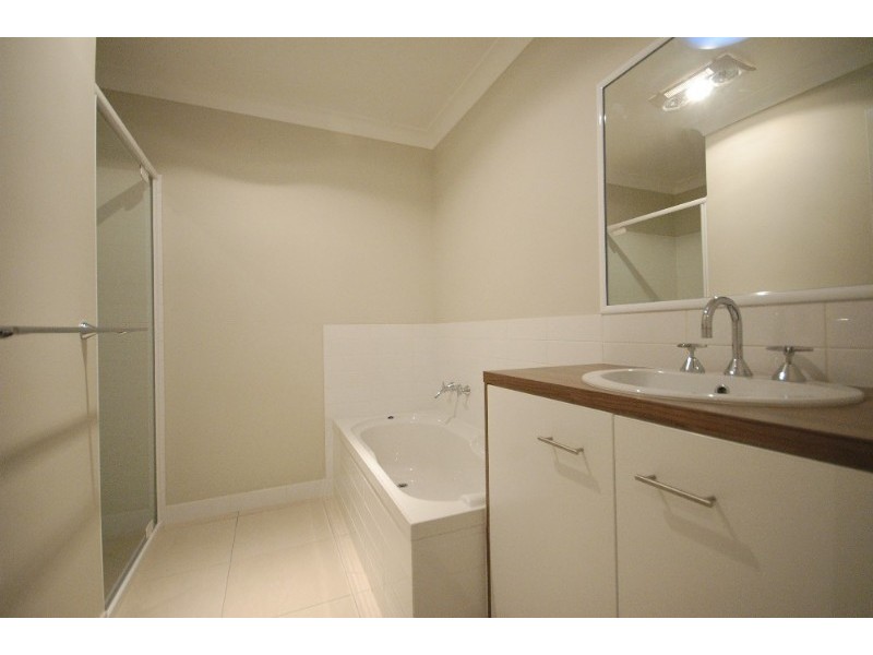 24 Sambar Court, Kearneys Spring QLD 4350