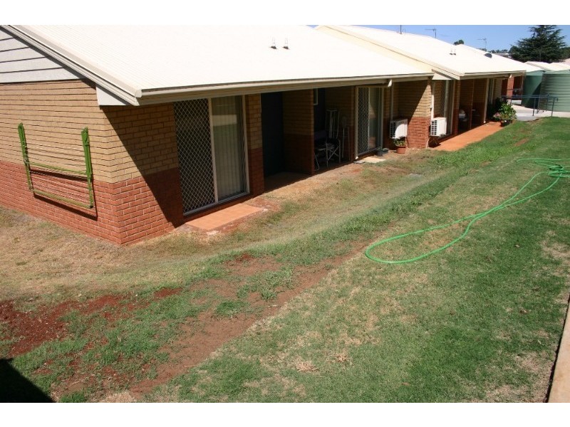 42/306-310 James Street, Harristown QLD 4350