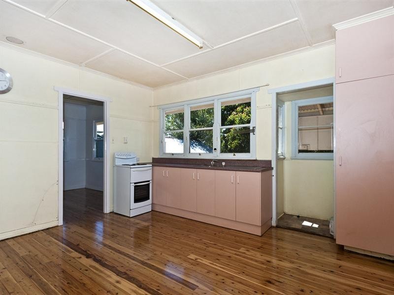 8 Helen Street, Newtown QLD 4350