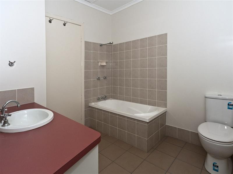 8 Helen Street, Newtown QLD 4350