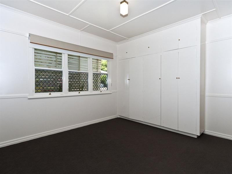 8 Helen Street, Newtown QLD 4350