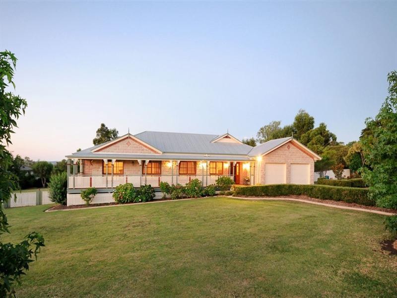2A Maureen Court, Cotswold Hills QLD 4350