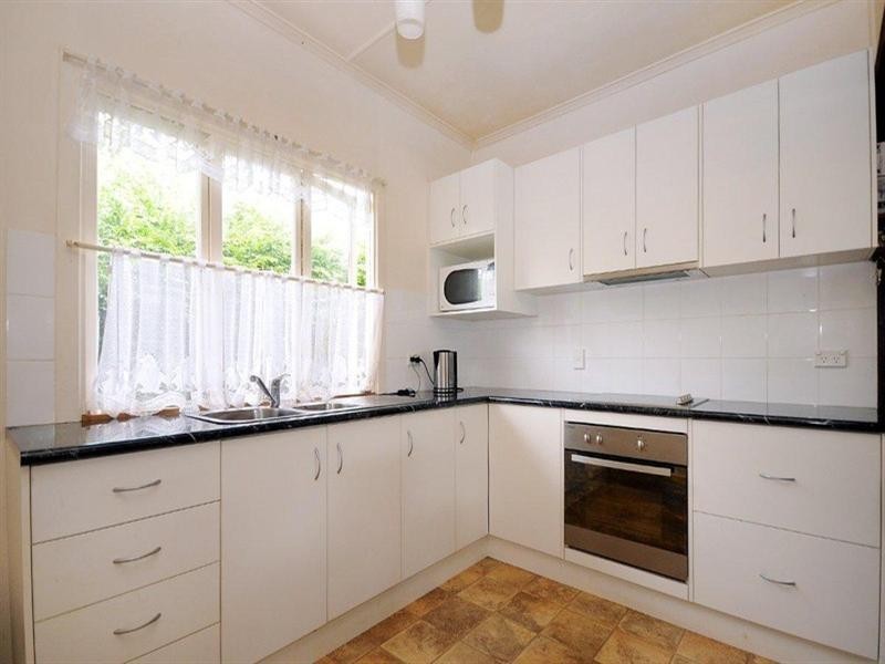 813 Ruthven Street, Kearneys Spring QLD 4350